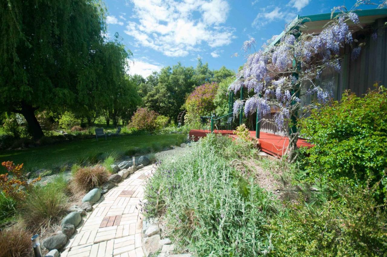 Waterwheel Cottage Upper Moutere Dış mekan fotoğraf